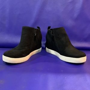 Torrid wedge side-zip black sneaker size 10.5 W, 2 3/4 inch wedge (hidden)